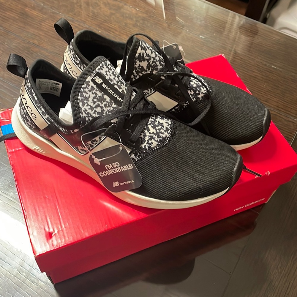 NWT Women’s New Balance Trainers